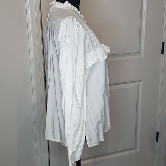 Dear John White Blouse with Pearl Buttons - Picture 2 of 10